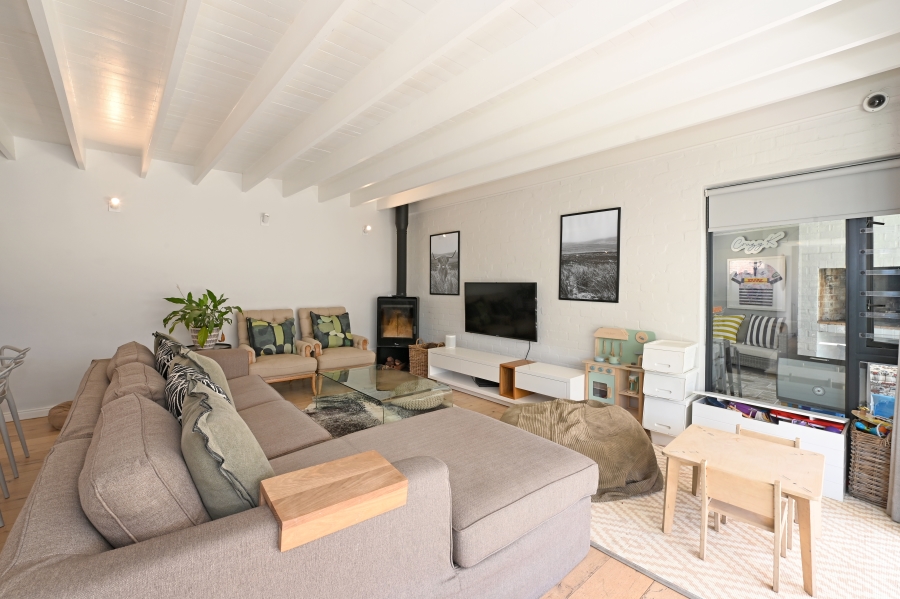 To Let 4 Bedroom Property for Rent in Newlands Western Cape